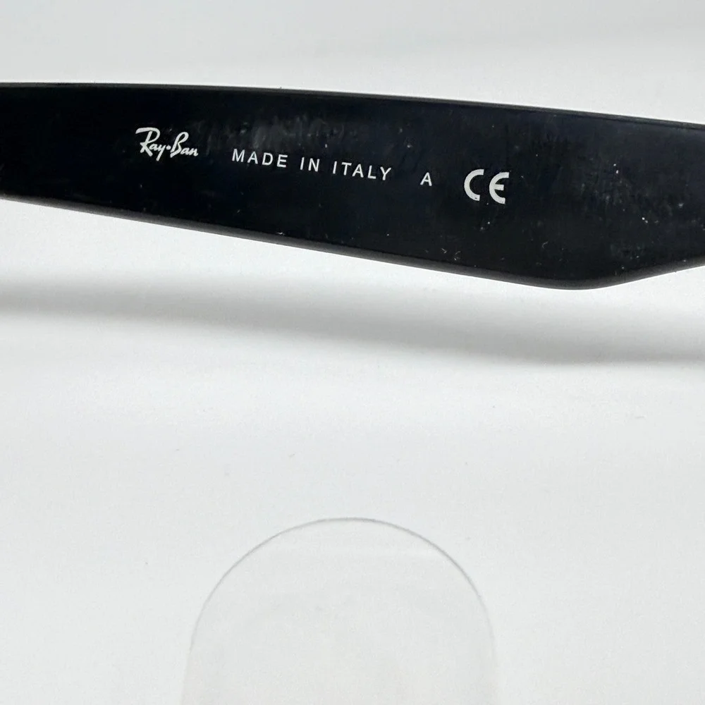 Ray-Ban RB2132 New Wayfarer Sunglasses Black 901 52-18 3N Made in Italy 21514‎